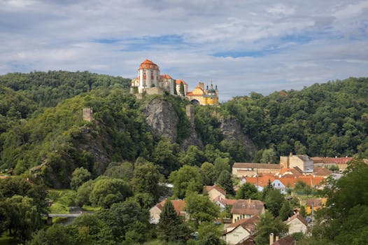 Objavte Historické Skvosty Lysé nad Labem: Zámek, Kostel a Více!