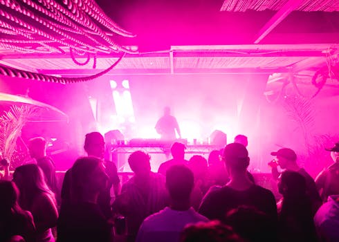 Noční Život v Lysé nad Labem: Průvodce Tanečními Kluby